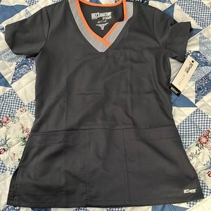 NWT Grey’s Anatomy Active Gray Scrub Top
